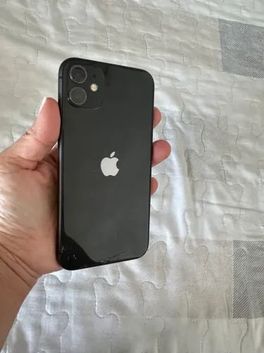 Vendo iPhone 11 - 64g / 800,00