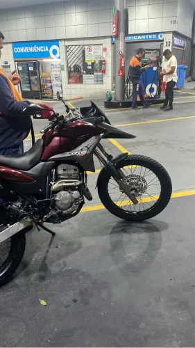 Vendou ou troco Xre 300