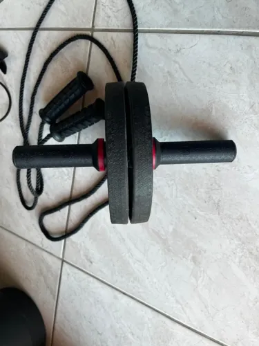 Roda abdominal + duas cordas adulta de pular + elastico pilates