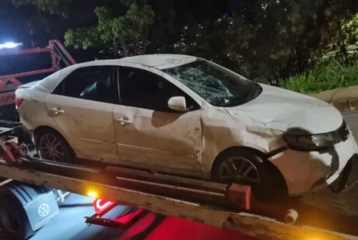 Sucata Kia cerato Ex2 automática 2012
