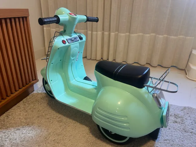 Moto elétrica infantil