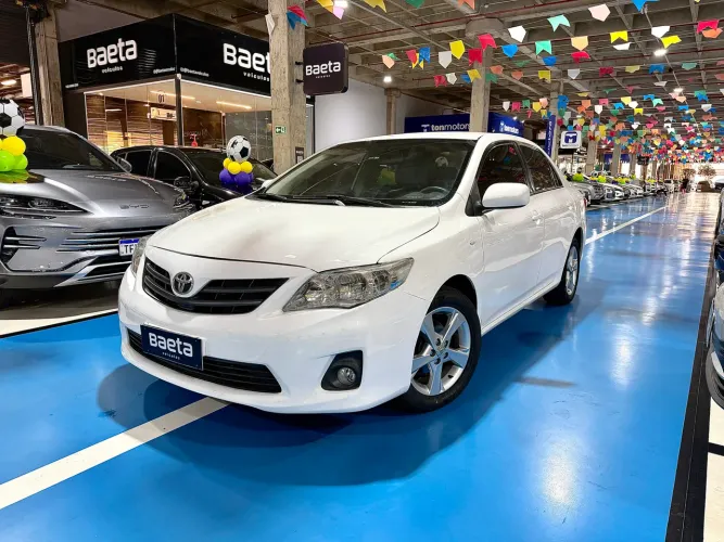 Toyota Corolla GLI 1.8 Flex 16V Mec. 2014