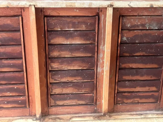 Vendo janelas de jatobá 3 de 1.40x0.80 e 3 de 0.40x1.00 todas semi novas em ótimo estado