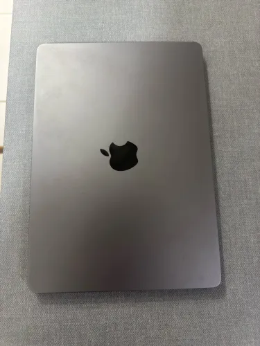 MacBook m2 2022