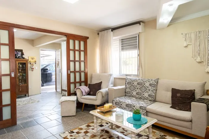 Casa de esquina à venda no Areal, Pelotas: 160 m² , 3 quartos (sendo 1 suíte), lareira, ch