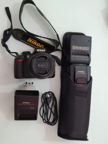 Nikon D3100 - Flash yongnuo(Câmera fotográfica semiprofissional e Flash speedlite)