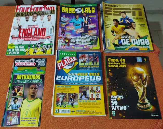Vendo coleção de revistas de futebol.