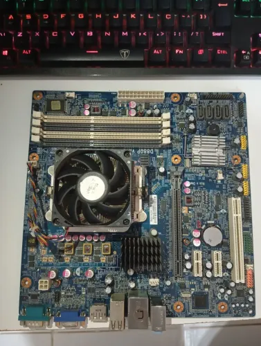Kit computador AMD (Placa mãe, processador e memória ram DDR3)