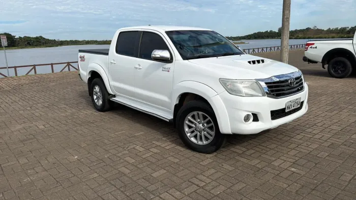 Toyota Hilux CD SRV D4-d 4X4 3.0 TDI Diesel AUT 2013