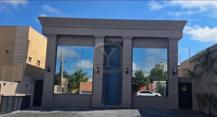 Excelente oportunidade: Casa comercial de alto padrão à venda em Cuiabá-MT, bairro Jardim 
