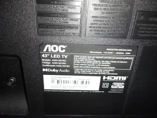 Vende- uma smart Tv Rucu defeito só na tela restante funcionando normalmente!