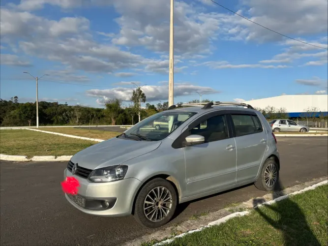 Volkswagen Fox 1.0 MI Total Flex 8V 5P 2013