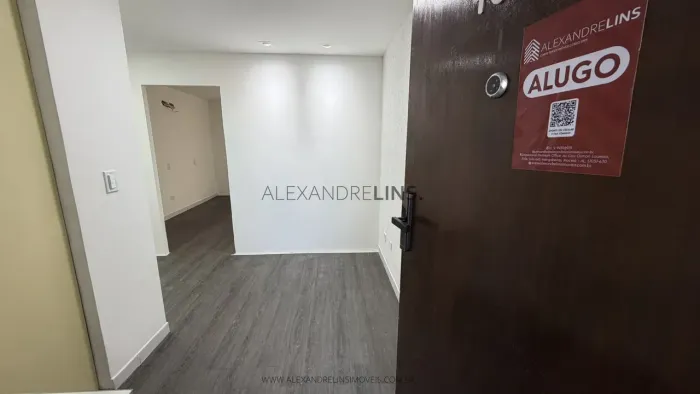 Empresarial Rui Palmeira. Sala comercial com 40 m² no Farol