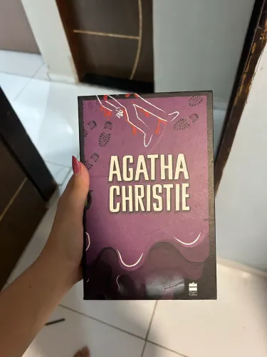 Kit livros aghata cristian