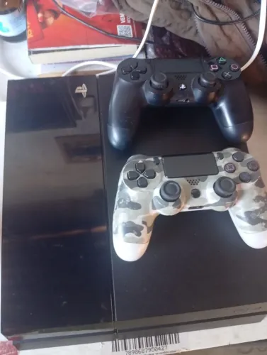 PlayStation 4 Fat Completo + 2 Controles Originais