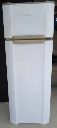 Geladeira esmaltec. Faço a entrega *