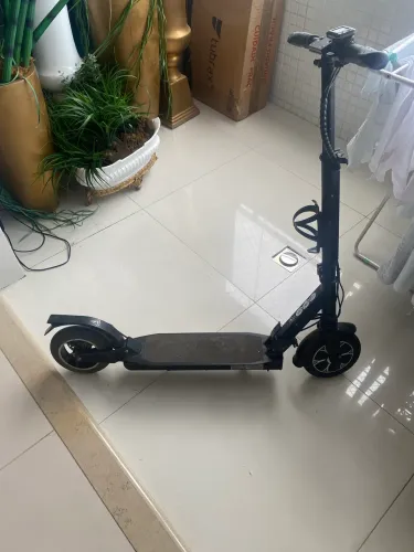 Patinete elétrico preto