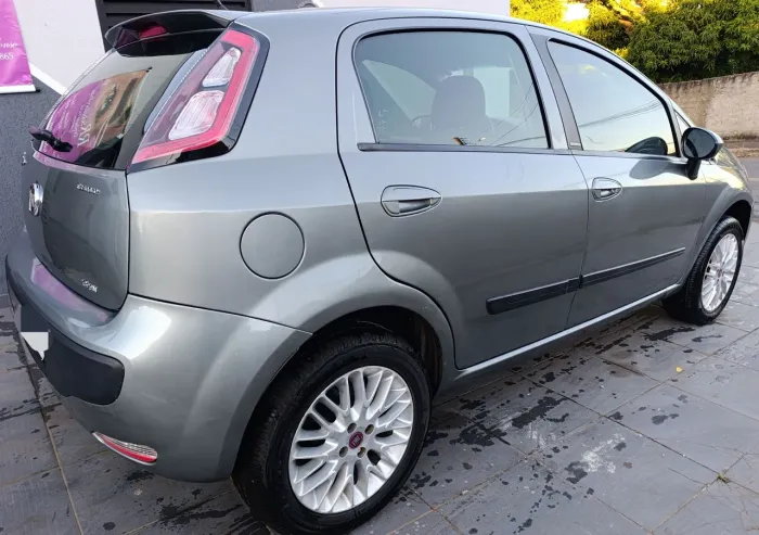 Fiat Punto Essence 1.6 Flex 16V 5P 2014
