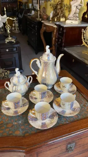 Lindo conjunto de cha e café em porcelana