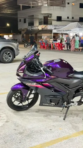 Moto yamaha R3 roxa 2024 321cc