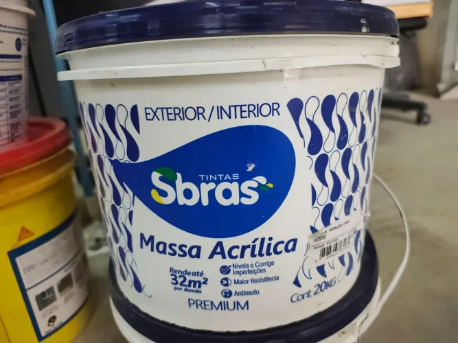 Massa acrílica