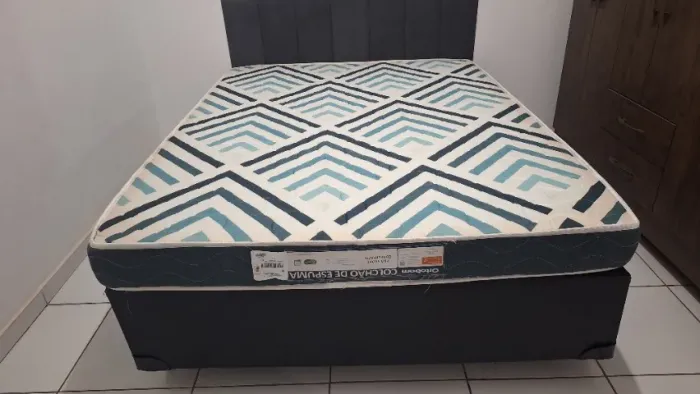 Cama casal R$600