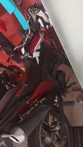 Moto bem conservada 190 vermelha,15 mil reais