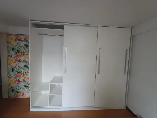 Guarda roupa com 3 portas de correr