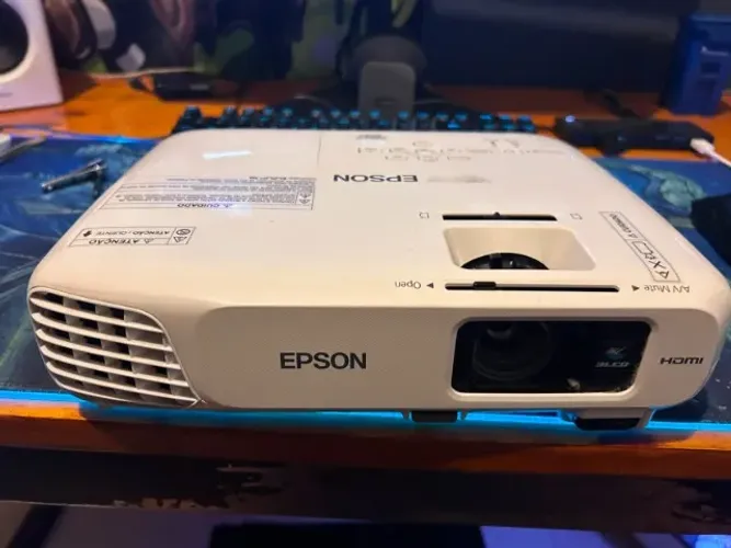 Projetor Epson PowerLite x24+