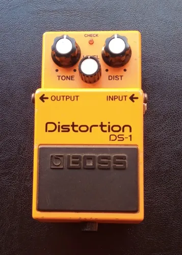 PEDAL BOSS DS1 DISTORTION PLACA PTH VERSÃO MIT NAO É MALASIA ACEITO TROCAS INTERESSANTES