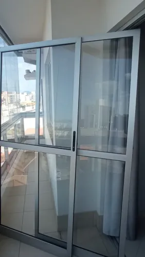 2 folhas de porta de correr em alumínio e vidro - 2,20 × 1,00 m