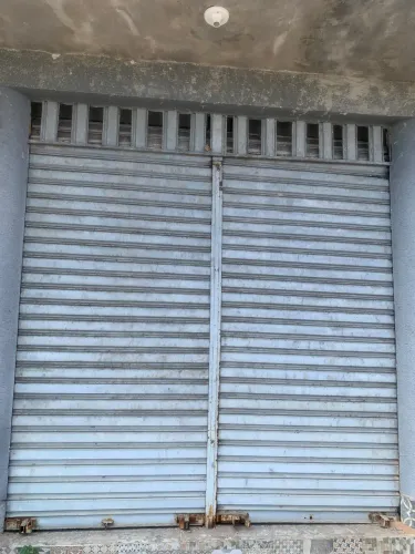 Vendo porta de enrolar comércio