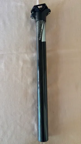 Canote sram Truvativ NOIR T40 em carbono, 30,9mm e 400mm.