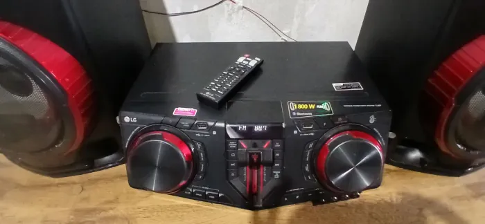 Vendo som LG Xboom 1800w