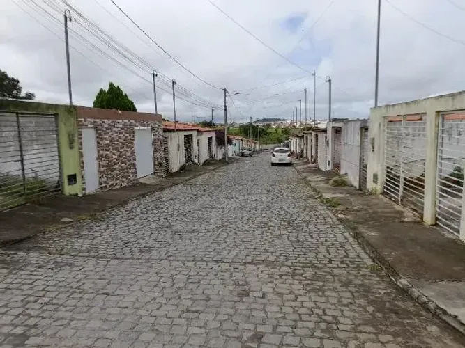 Casa 2 quartos, sala, Alto do Recreio, Serrinha BA