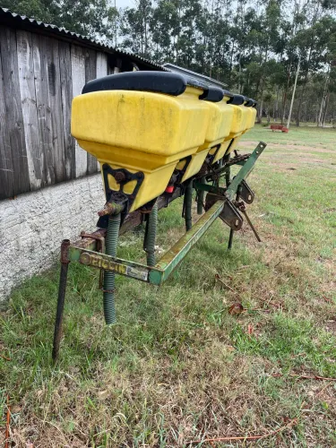 Adubadeira  linha 