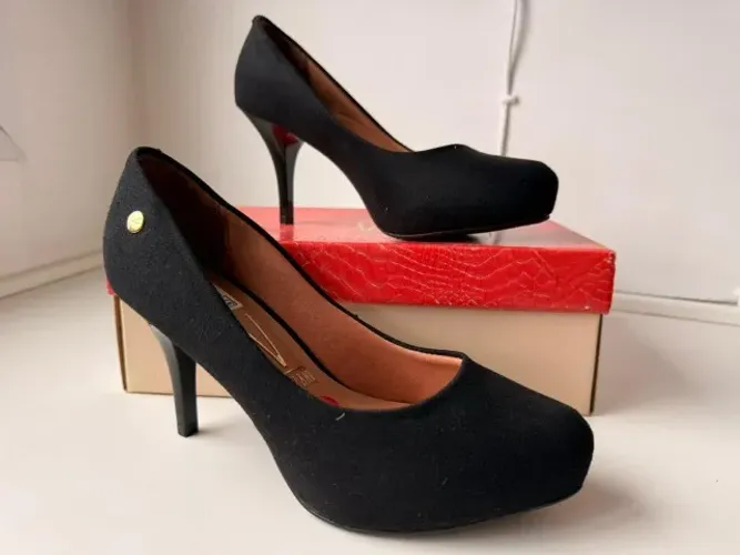 Sapato Scarpin Meia Pata, Salto fino (10cm) Preto, Marca: Vizzano, nº 37
