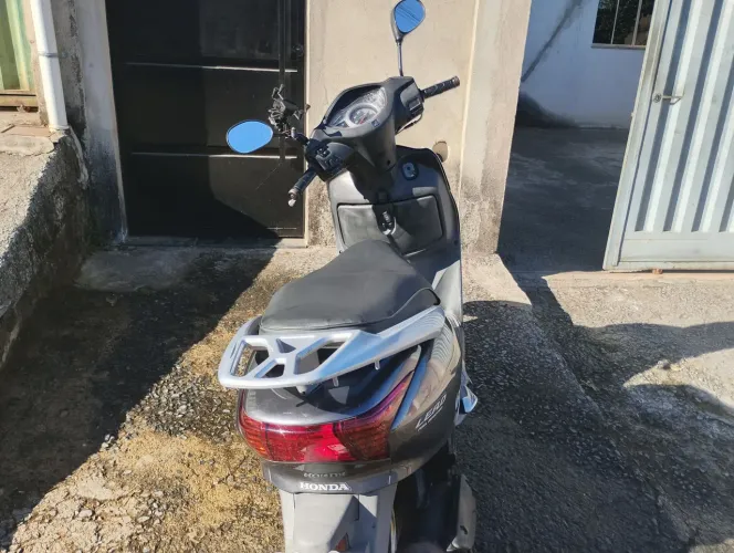 Honda lead 2012