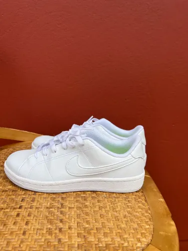 Tênis Nike feminino novo 37