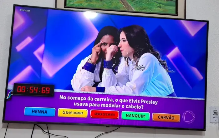 Vendo um TV smart 70 Polegadas.Nunca deu defeito, nunca foi aberta