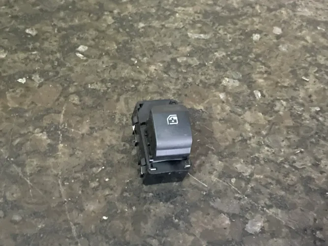 Botão vidro elétrico passageiro Hyundai hb20 2026 93581r1210