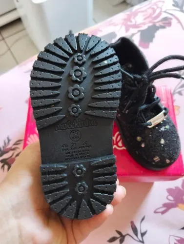 Vende-se esse coturno Molekinha maxxi glitter Fun preto número 19 novo nunca usado