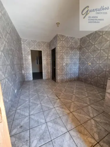 Casa com 1 dormitório para alugar por R$ 800,0