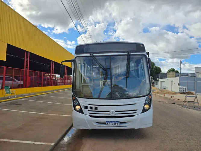 Ônibus Mercedes-Benz 32 lugares 