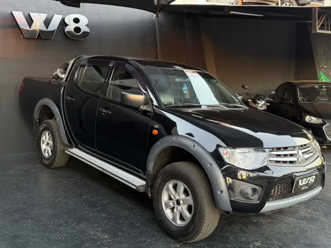Mitsubishi L200 Triton GLS 3.2 CD TB Int.diesel MEC 2013