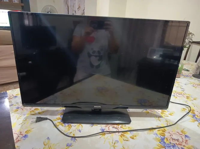 TV Philips 32 polegadas - não é SMART