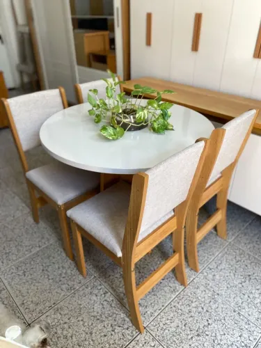 Jogo de Mesa de Jantar Com 4 Cadeiras, Novo , Entrego