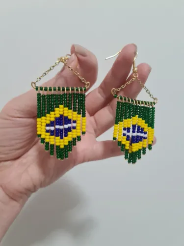 Vende-se 1 par de brincos da COPA 2026
