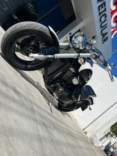 Suzuki Boulevard M800
