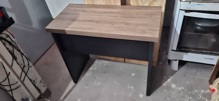 MESA RECÉM MONTADA FAÇO ENTREGA